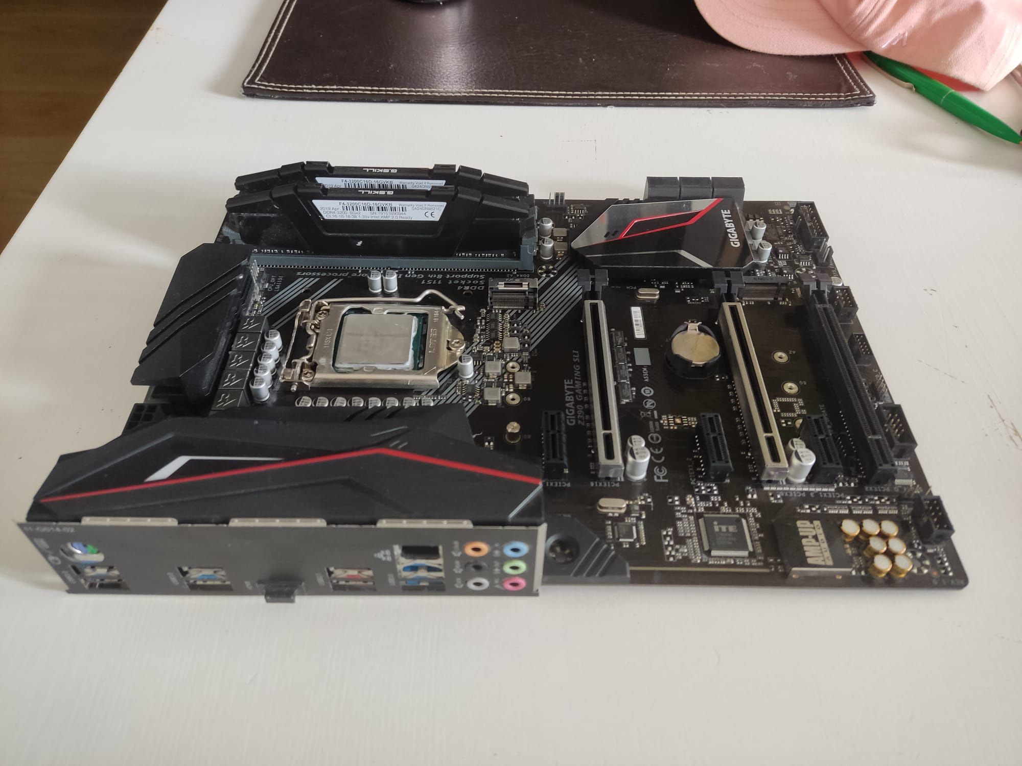Zestaw:płyta główna GIGABYTE z390 Gaming SLI, procesor Inter Core i5-9