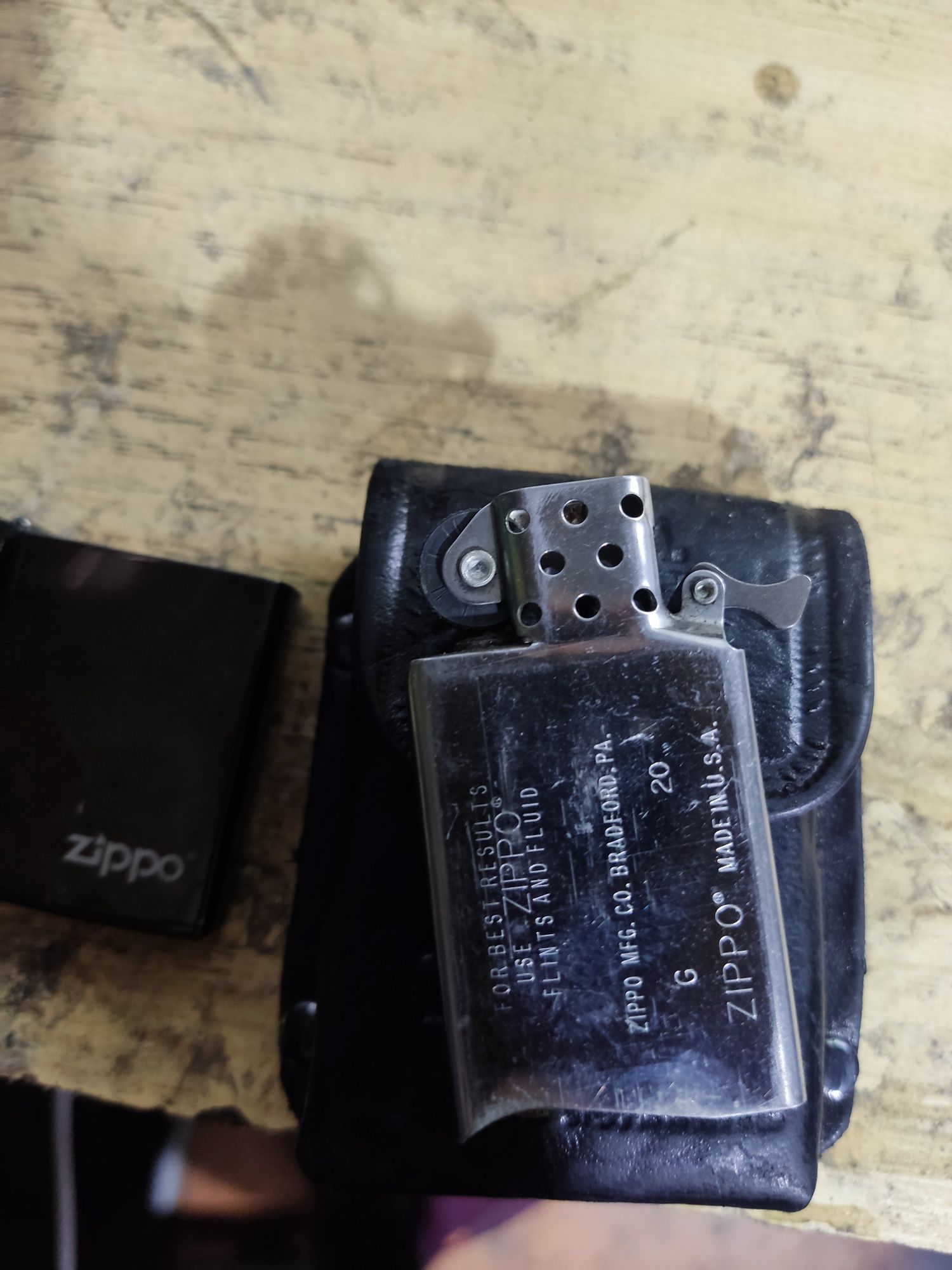 Продам зажигалку Zippo
