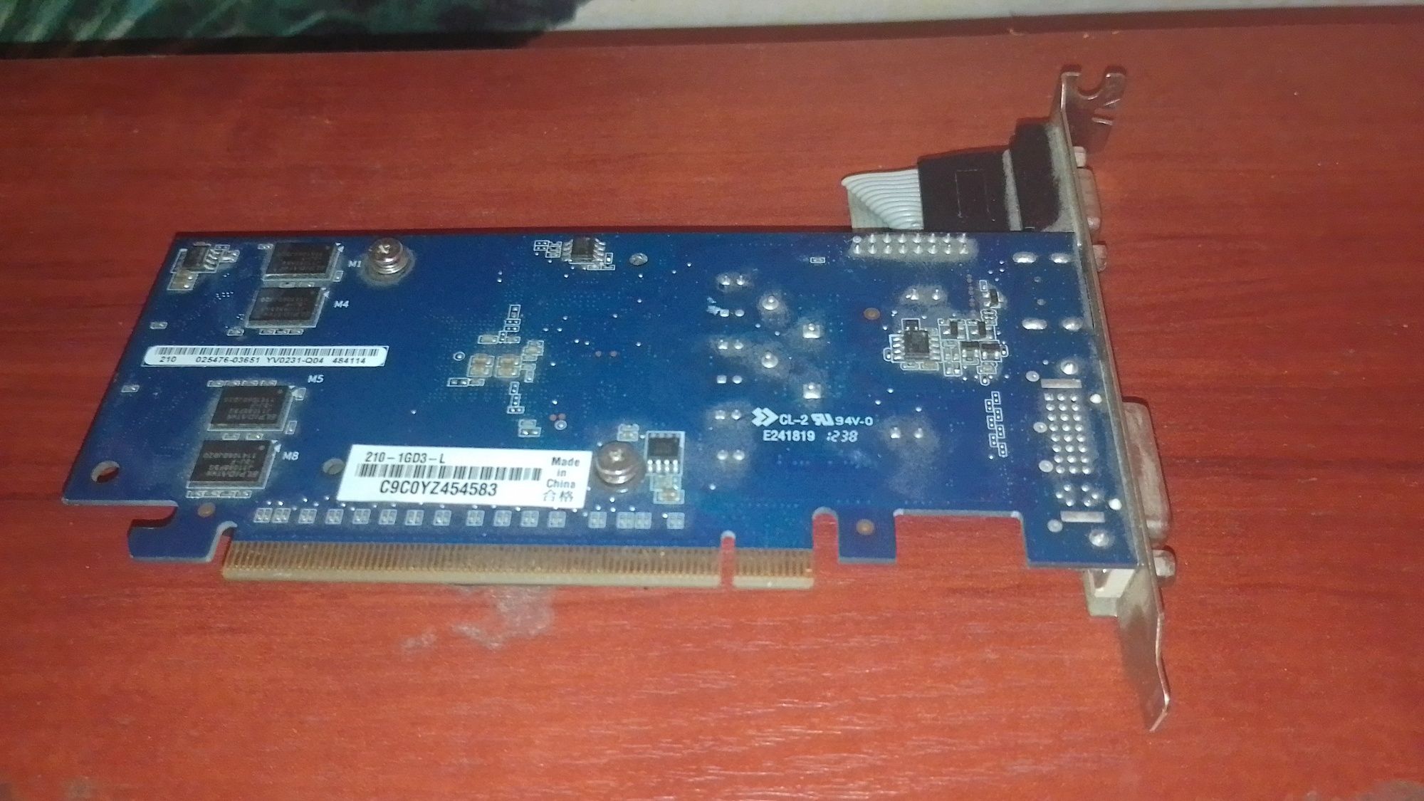 Відеокарта GeForce GT 210 1гб DDR3