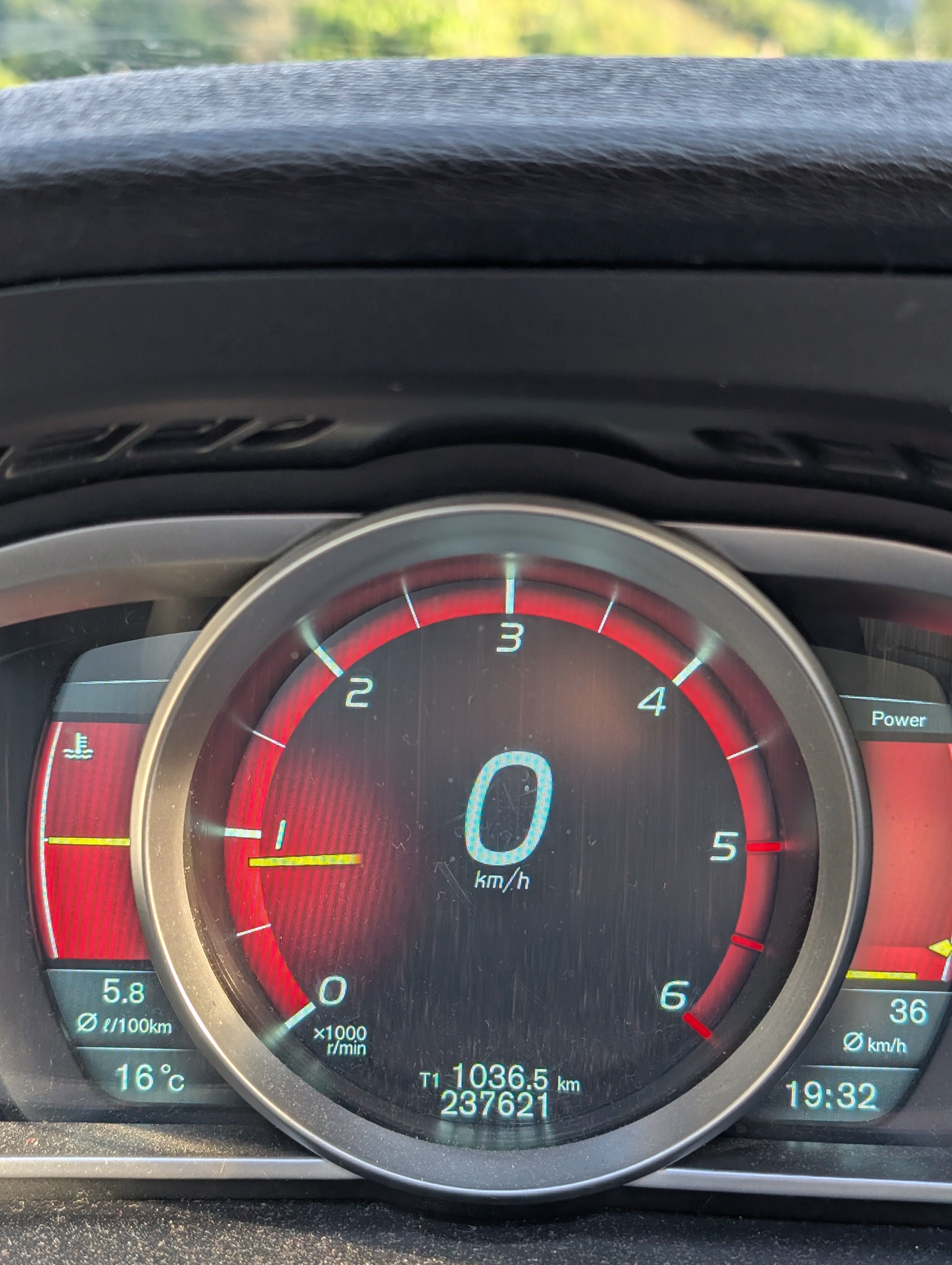 Volvo V40 D2 - 2014