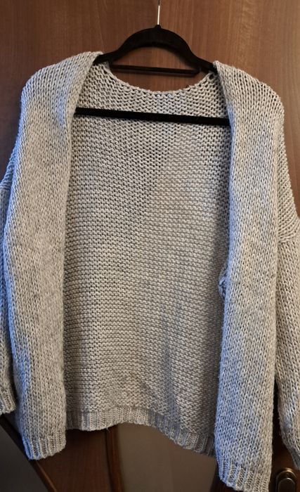 Sweter damski narzutka