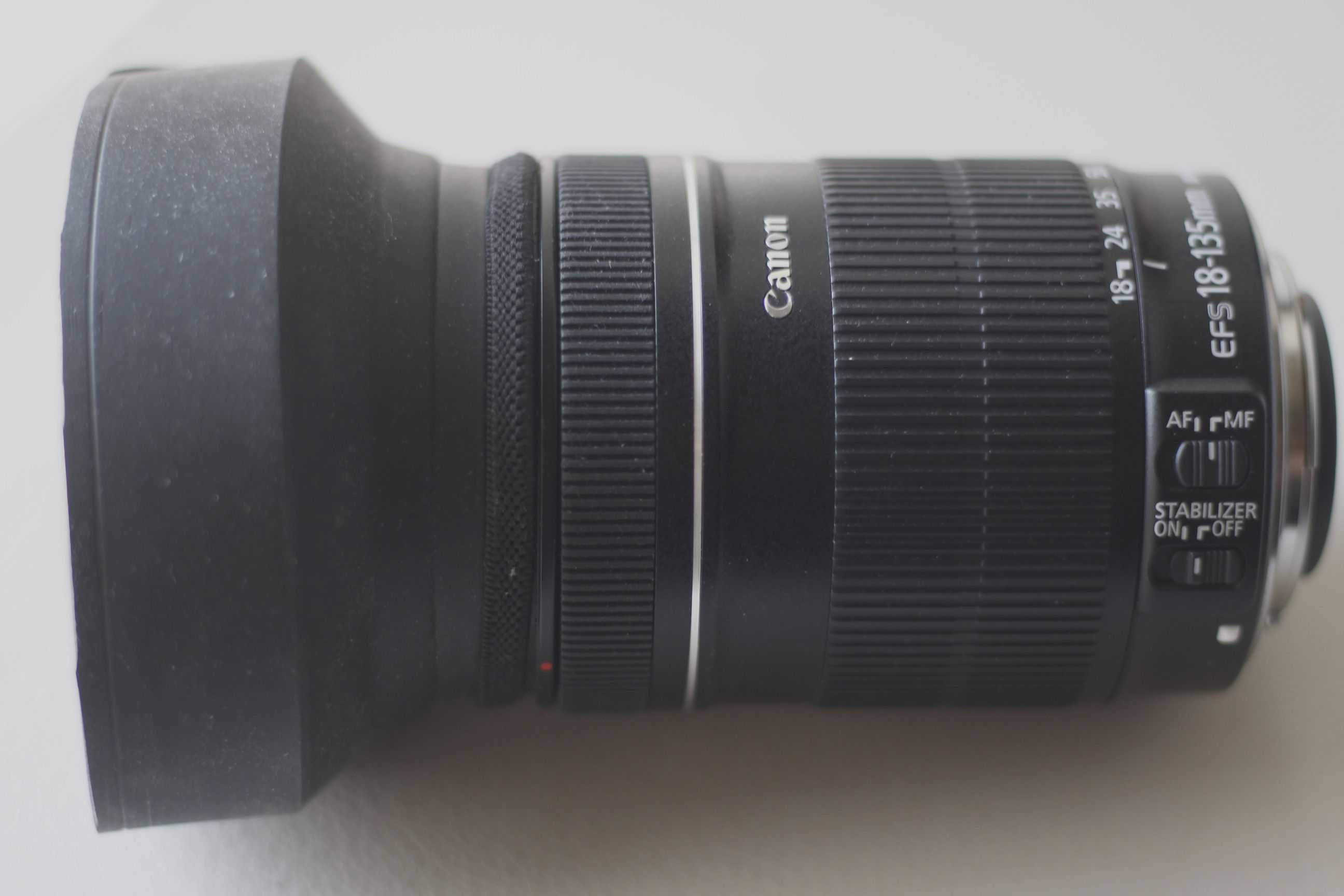 Canon 18-135 mm EFS f. 3.5 - 5.6