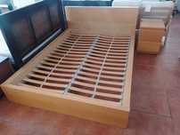 Conjunto Cama / Estrado / 1 Mesinha de Cabeceira