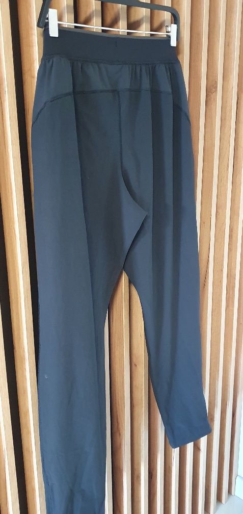 Spodnie Under Armour rozmiar M