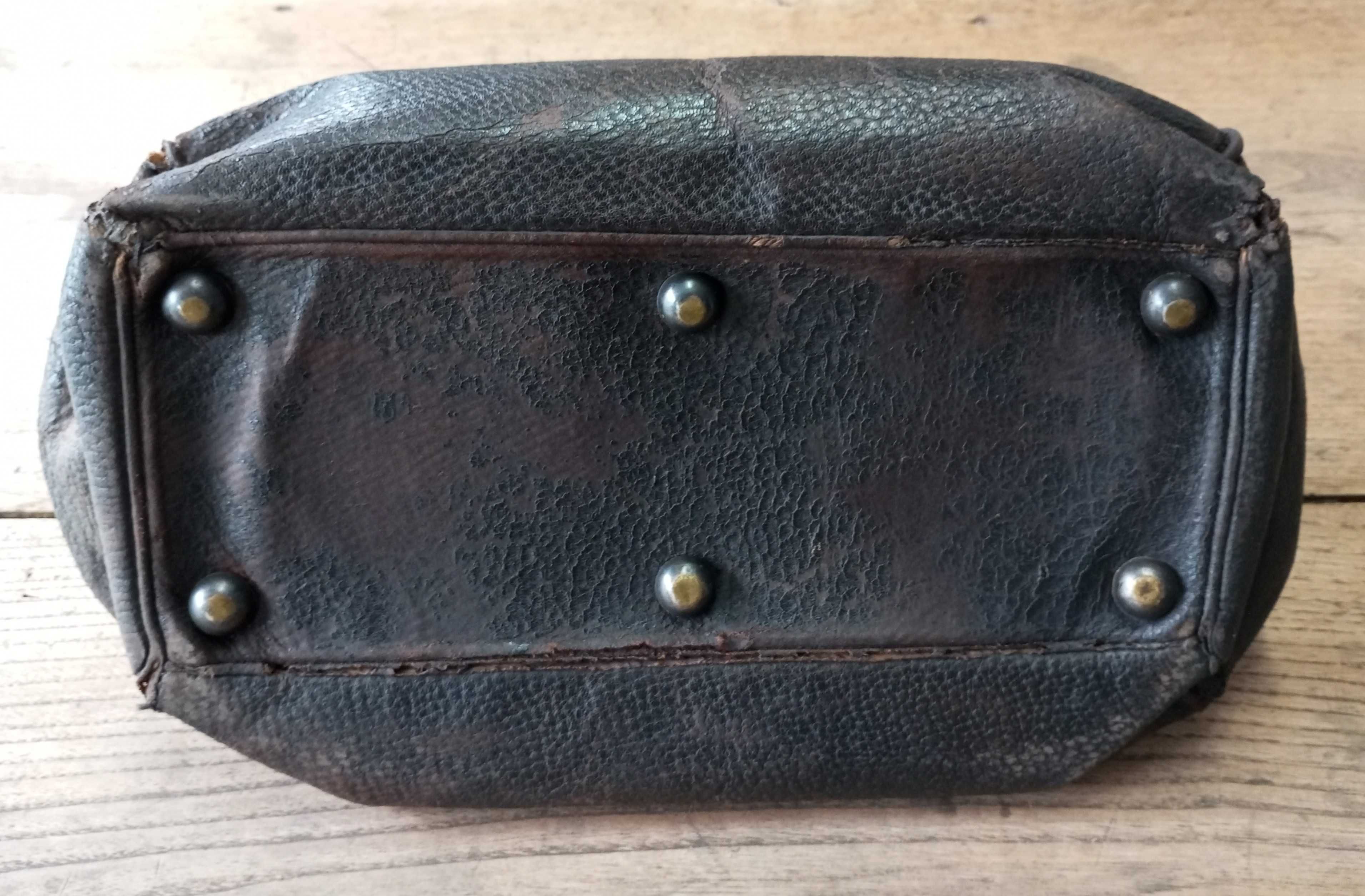 Antiga mala de médico em couro