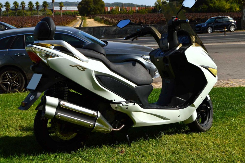 Daelim S3 125cc bem estimada