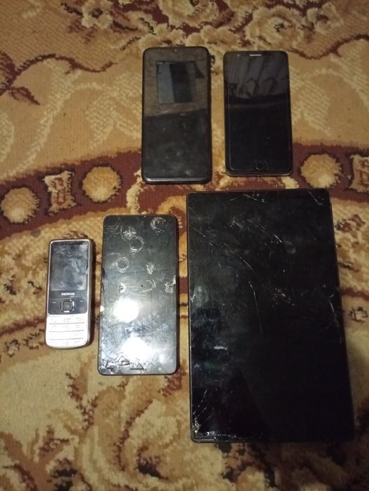 Телефоны на запчасти