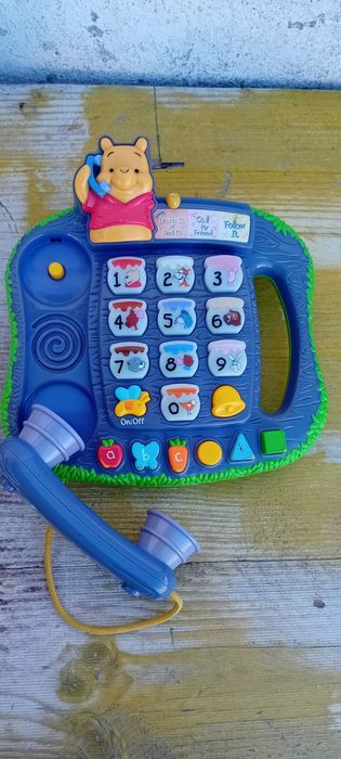 Telefone Winnie the Pooh com sons, números, letras em inglês
