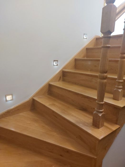 Cyklinowanie bezpyłowe. Parkiety. Renowacja odnawianie schodów.