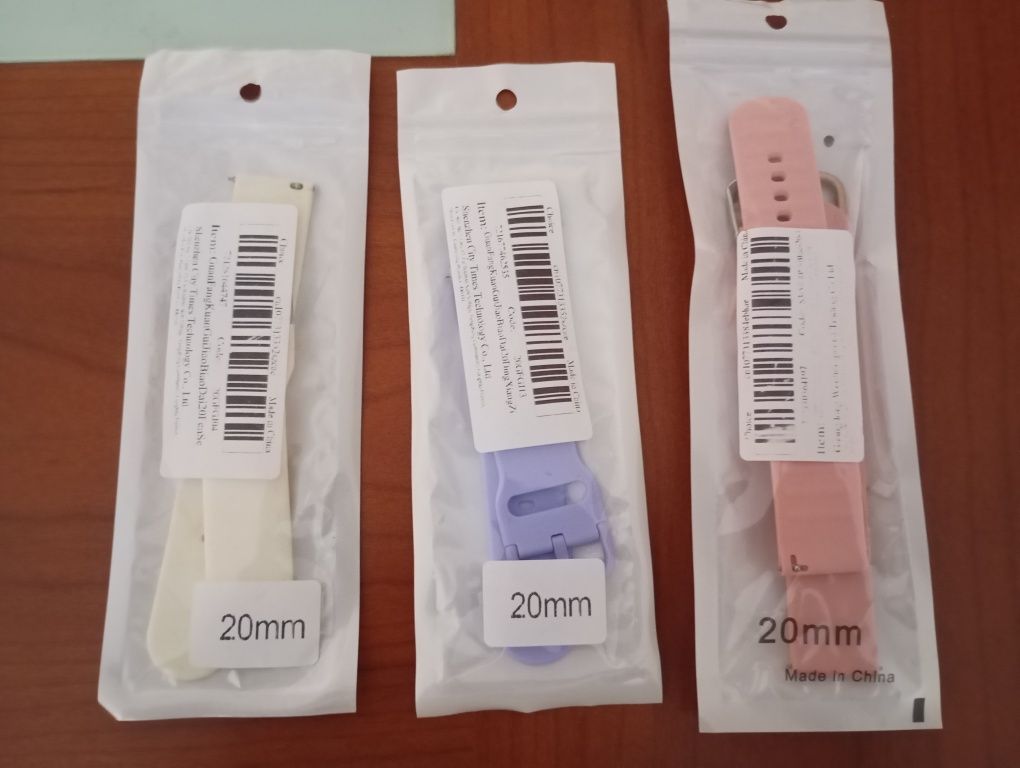Várias braceletes para relógios