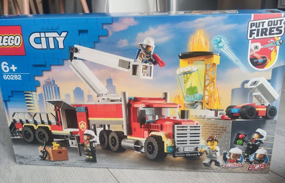 Kompletny zestaw LEGO CITY  60282 Strażacka Jednostka Dowodzenia