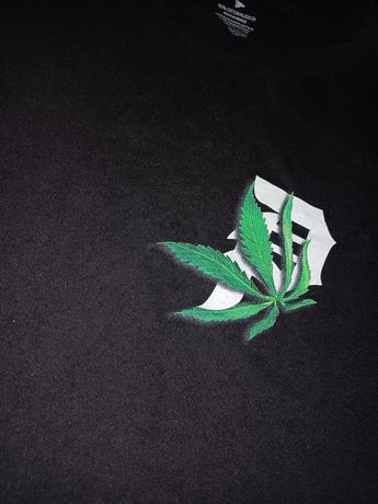 T-shirt Primitive Cannabis