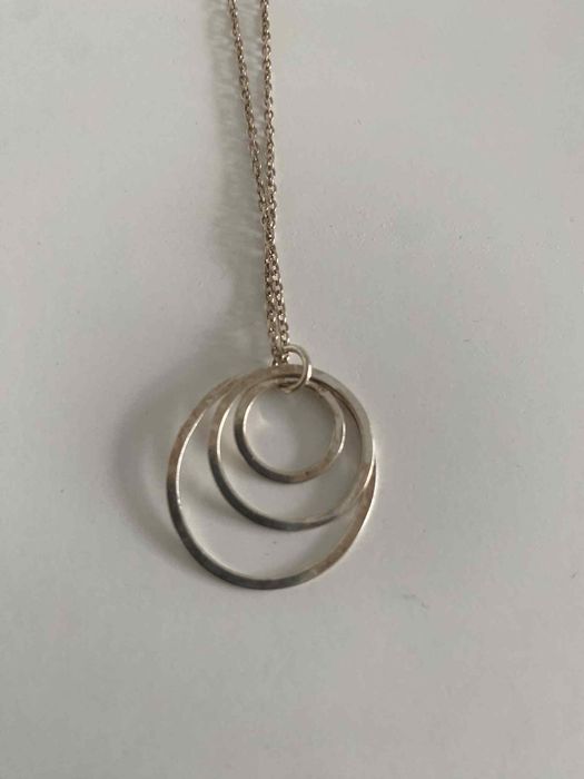 Stylowy srebrny naszyjnik