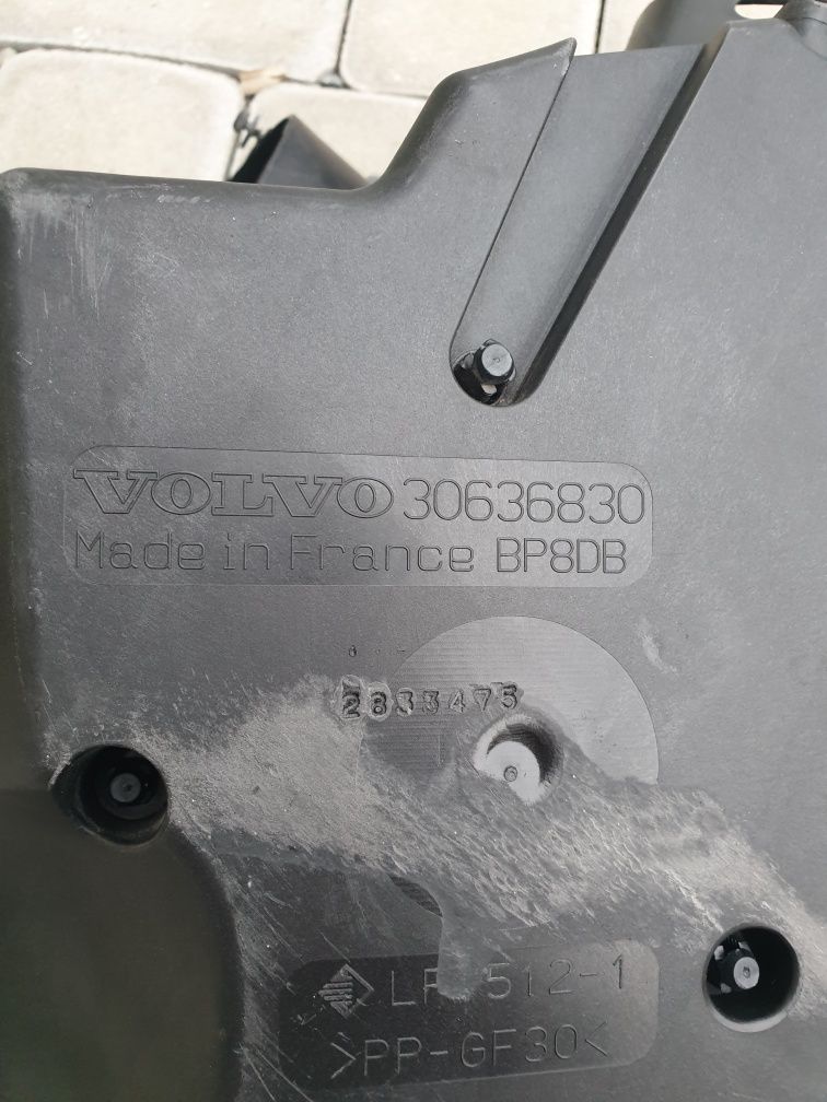 Obudowa  Filtra  Powietrza  VOLVO S60 I V70 II XC70 I 2.4 D5