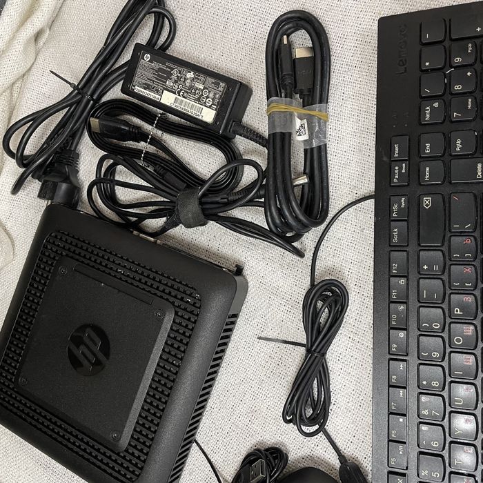 тонкий клиент HP Flexible t520 в комплекте +монитор
