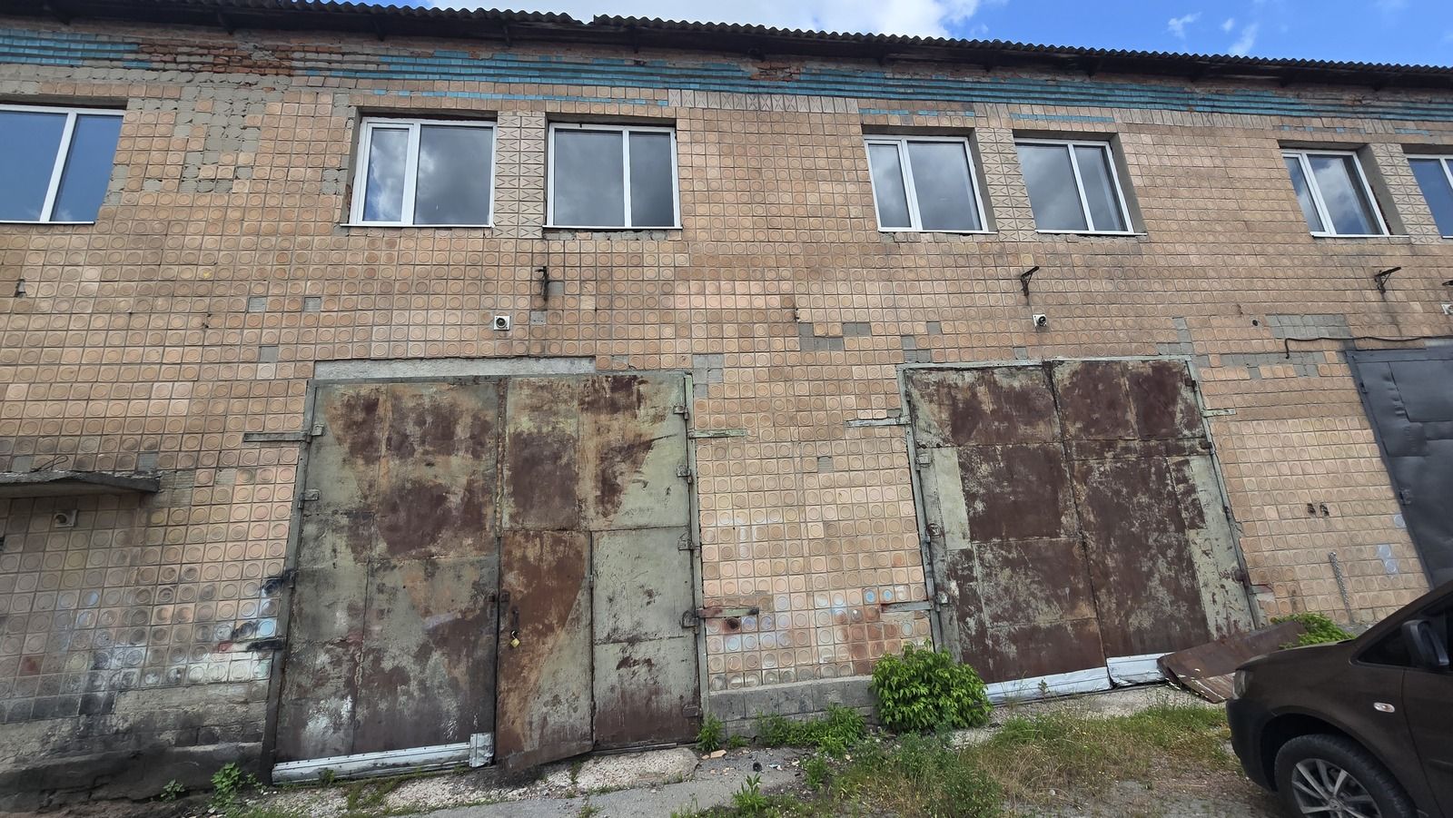 Продаж гаражного боксу на двоє воріт. м.Коростишів (24101203)