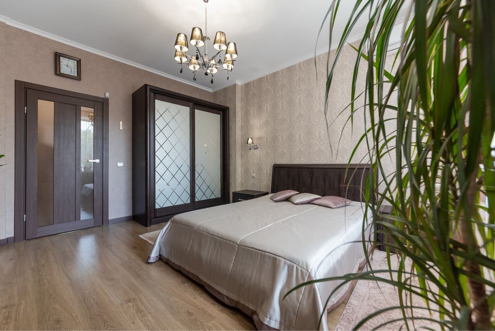 Без % Продається  шикарна квартира , 3 кімнати . Урядовий квартал .