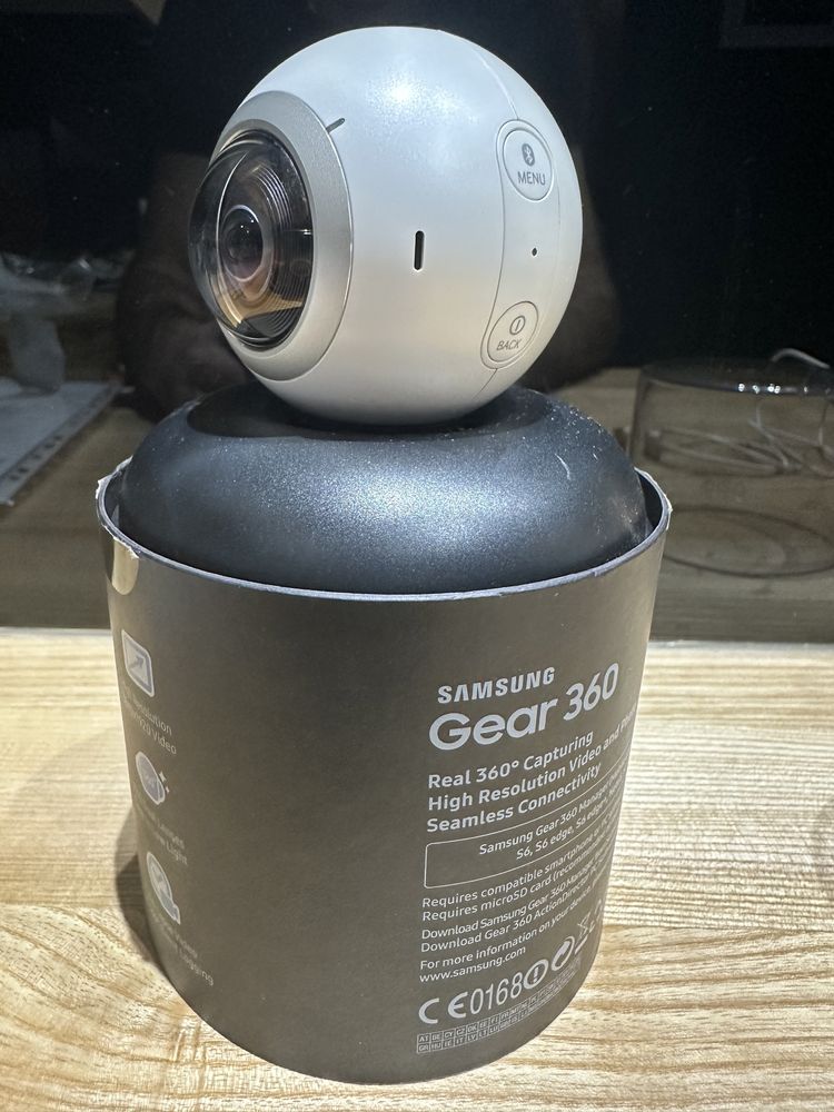 Kamera Samsung GEAR 360