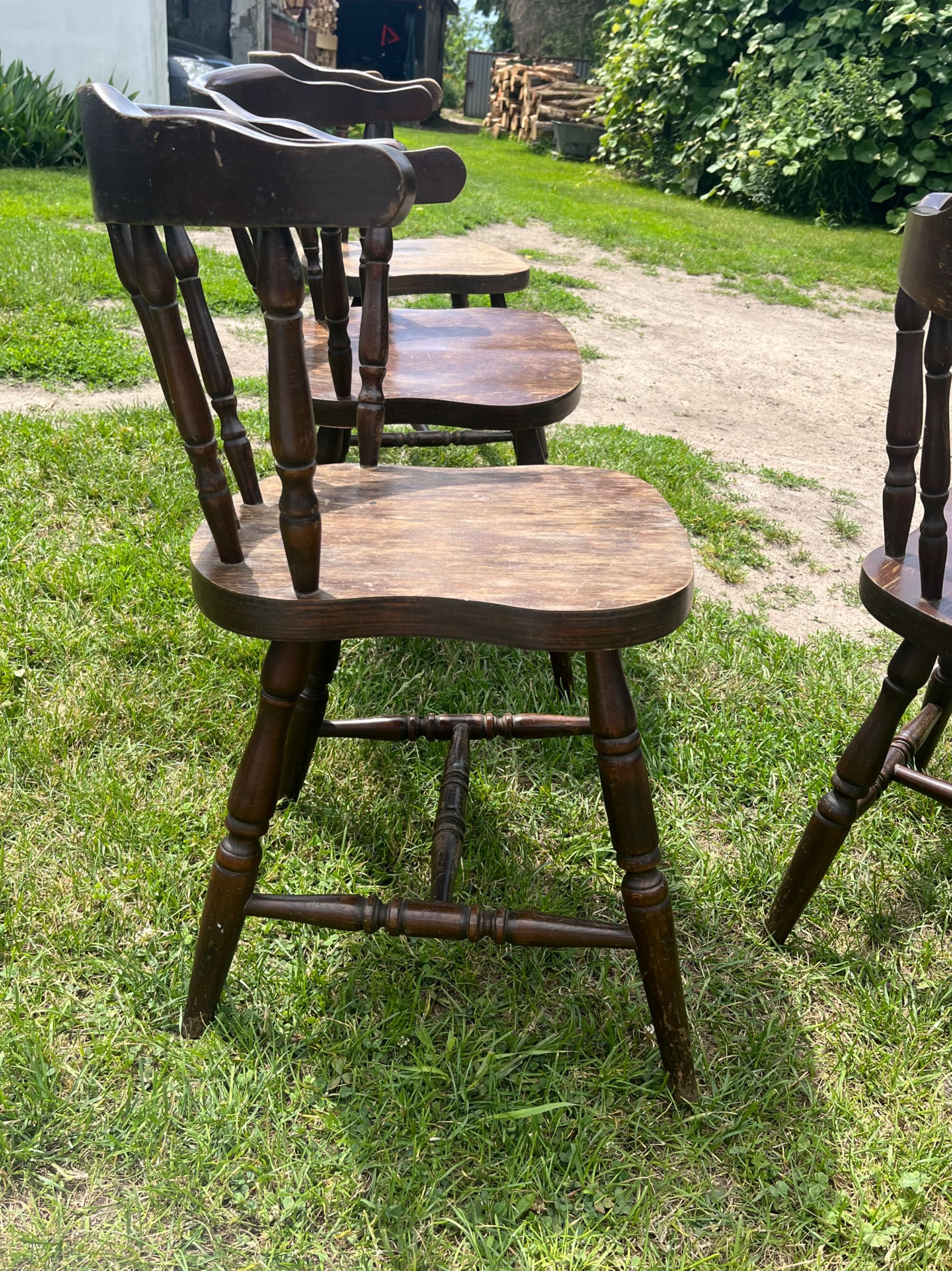 Krzesła drewniane do renowacji