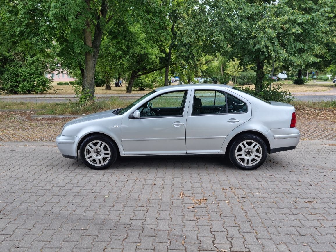 VW Bora 1.9 TDI 101KM sprawna klima 2003r.