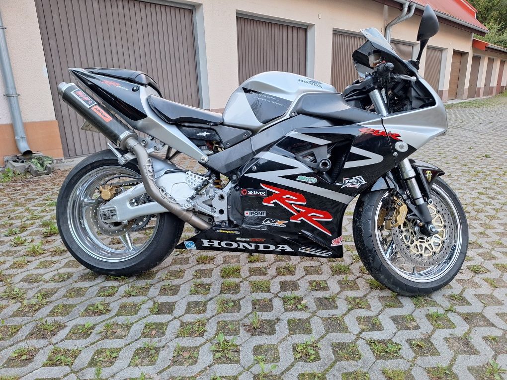 Honda CBR 954  kpl opon