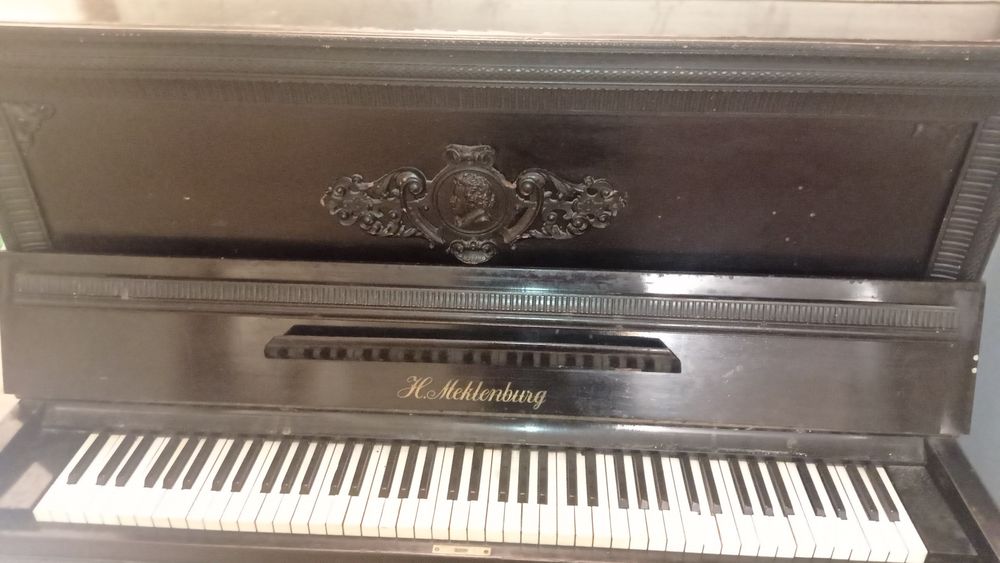 Піаніно Mecklenburg