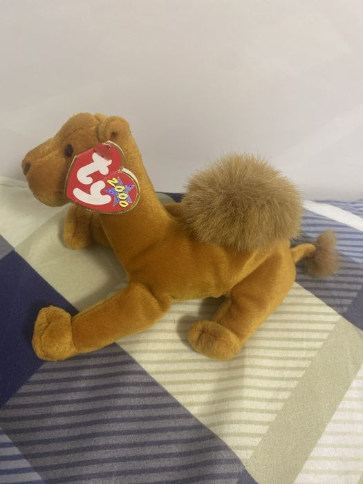 Іграшка «верблюд» Ty (1 лютого)