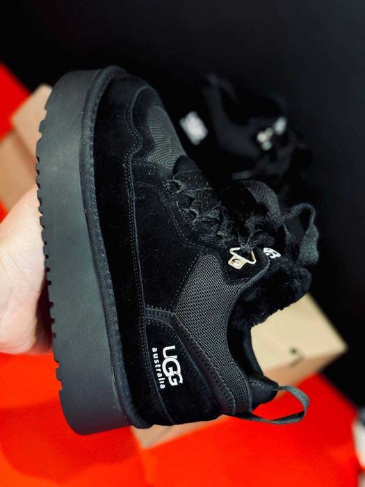 Женские зимние кроссовки ugg черные на меху высокие кросовки