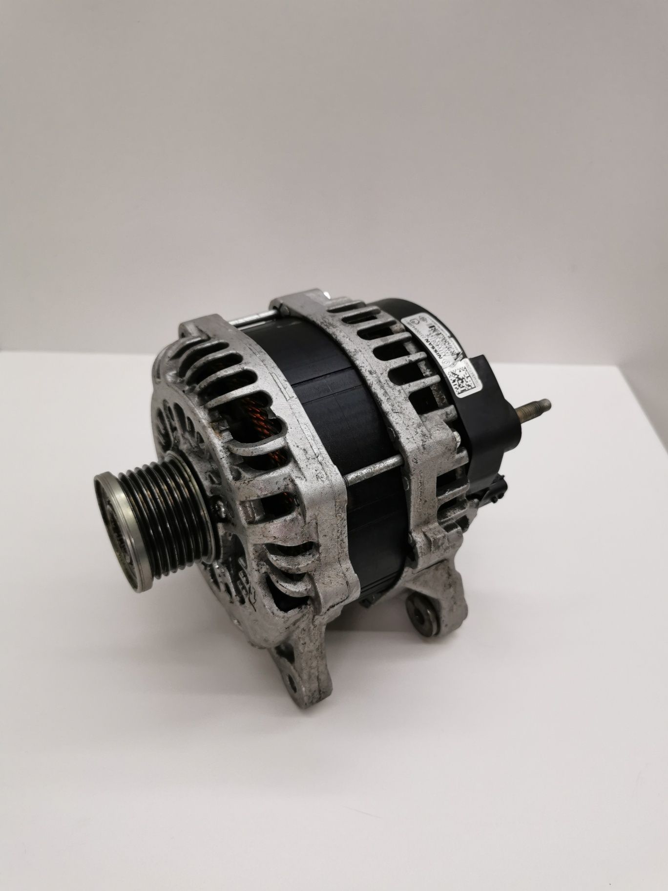 Alternator silnik 2.0 DCi Renault Trafic 3 Opel Vivaro B