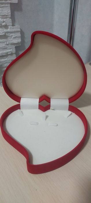 Футляр для ювелірних виробів