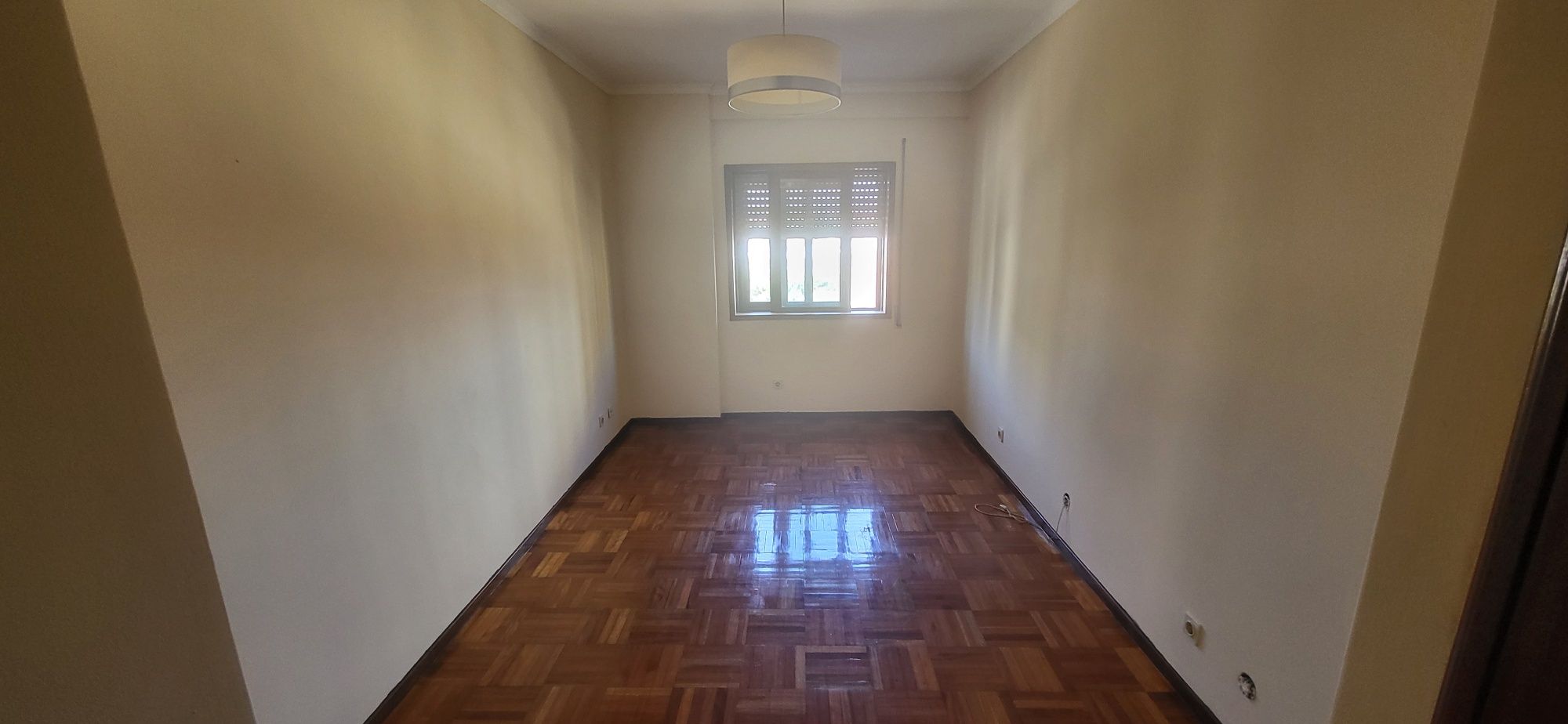 T2 com garagem e boas áreas