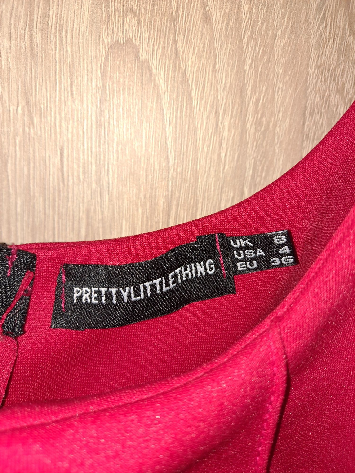 Burgundowy TOP  firmy PrettyLittleThing rozmiar 36
