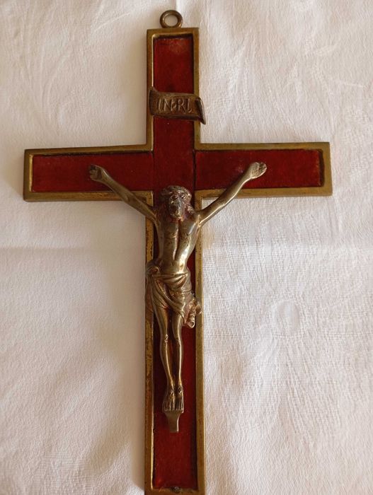 Crucifixo em bronze