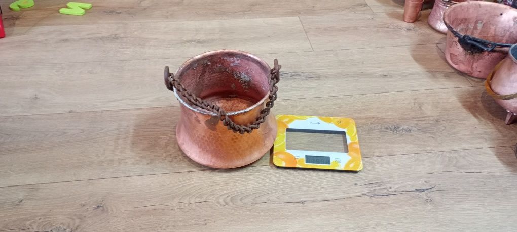 Ręcznie robiony garnek miedziany. Waga produktu