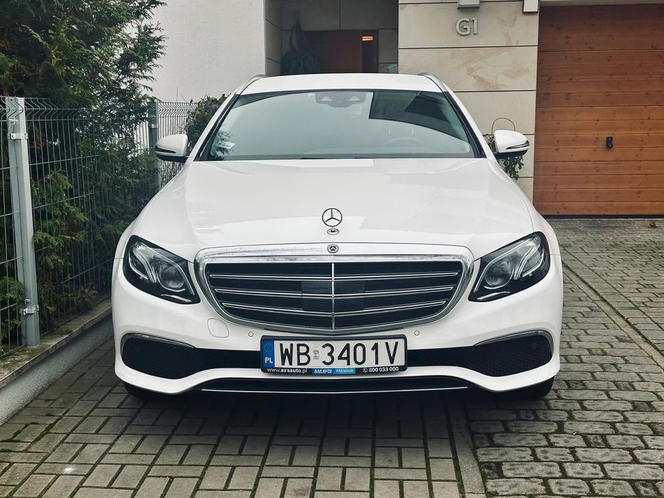 Mercedes-Benz Klasa E Piękny Mercedes W213 Kombi biały, przebieg 195.000, diesel, 200KM