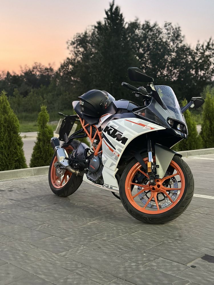Мотоцикла KTM RC 390 Оренда по добова
