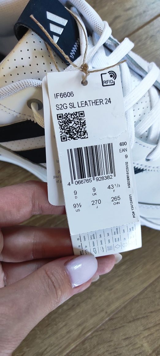 Оригінальні кросівки Adidas