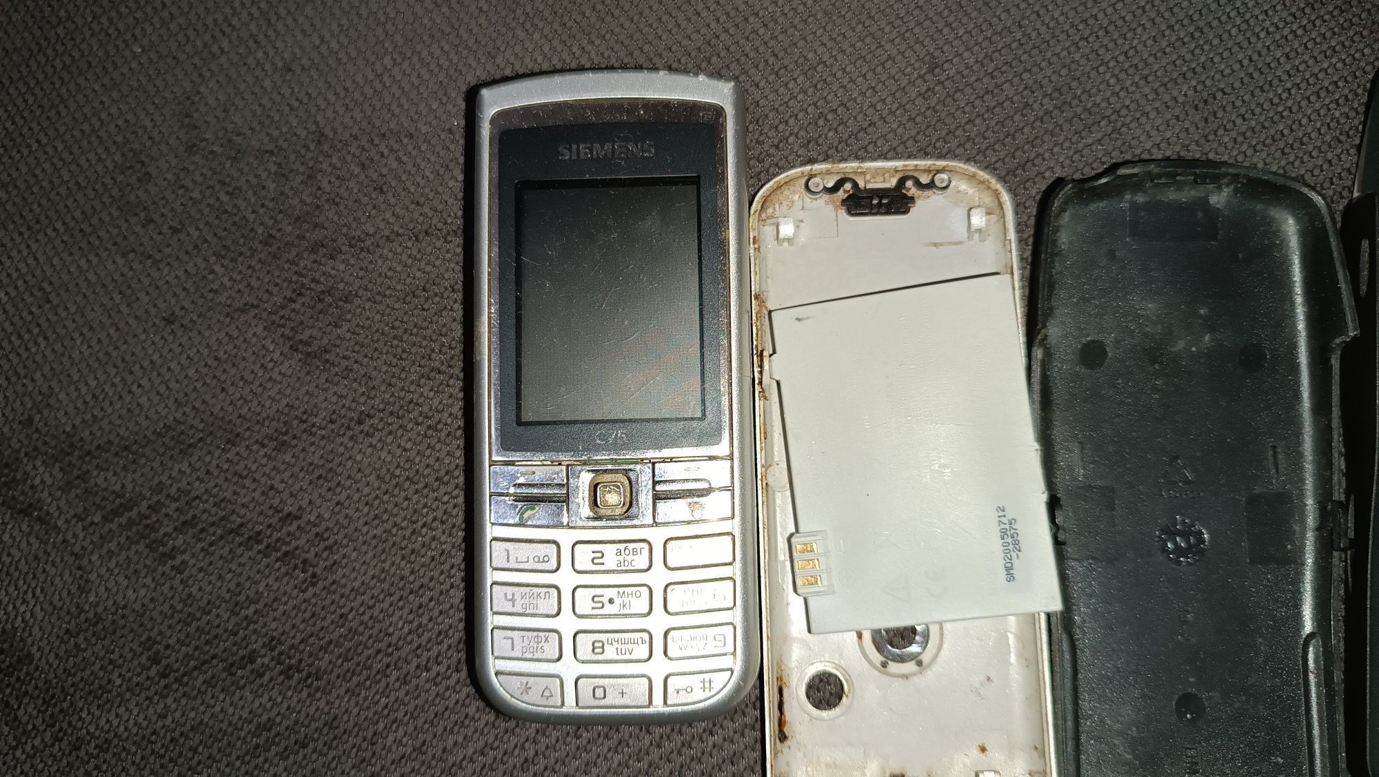 Ретро мобілки nokia 3210, siemens c75, panasonic eb-gd90