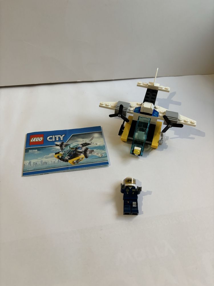 Lego City 30346 samolot z wieziennej wyspy