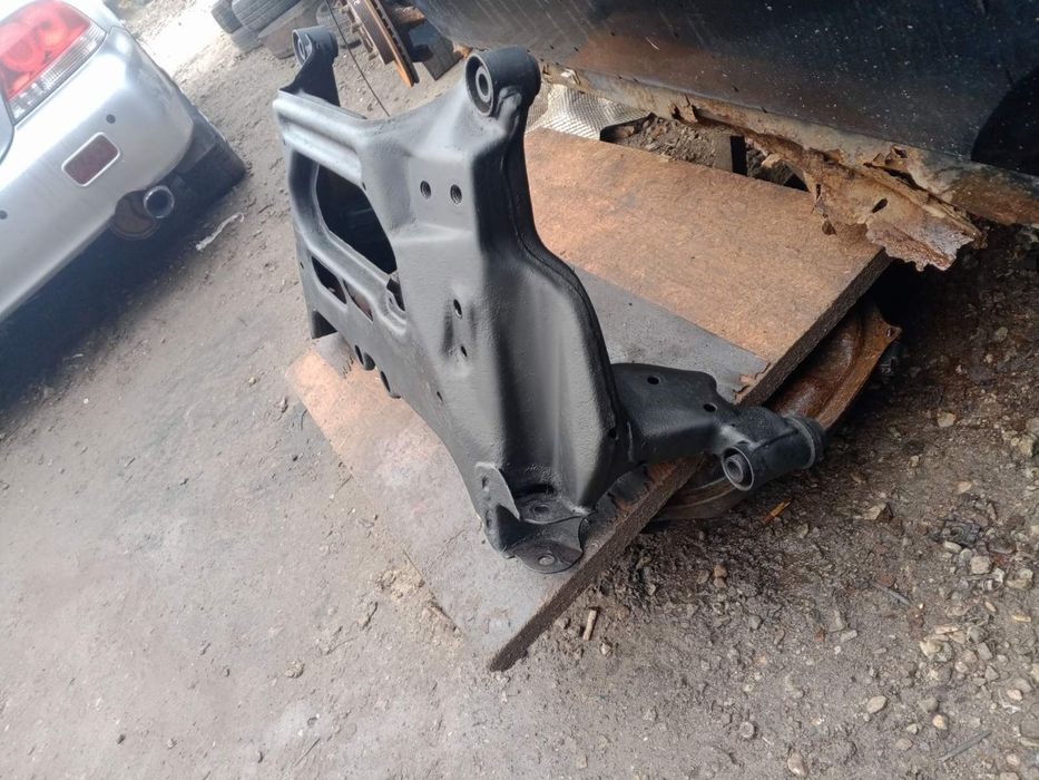 Продам балку переднюю nissan x-trail t30