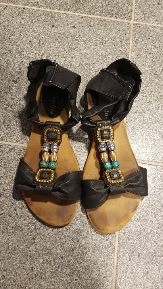 Do oddania buty damskie