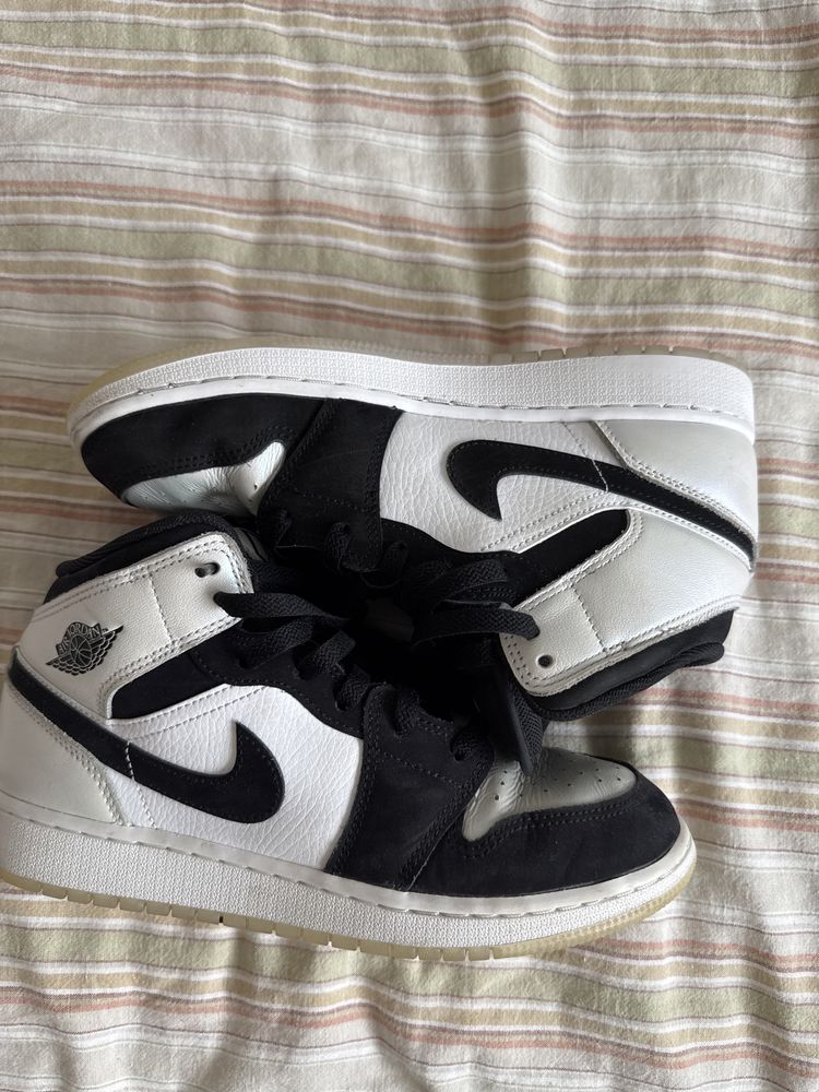 Jordan 1 mid diamond GS