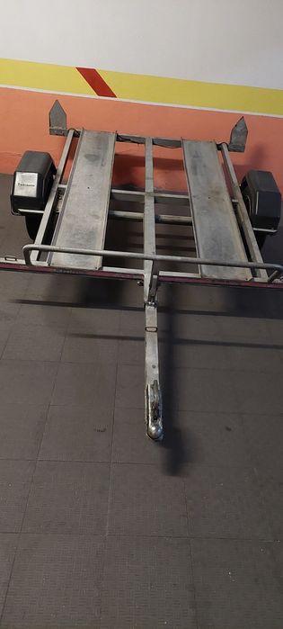 Toniauto   motos reboque