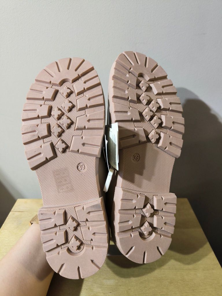 Loafersy mokasyny lordsy ze sprzączką na grubej podeszwie Reserved 39