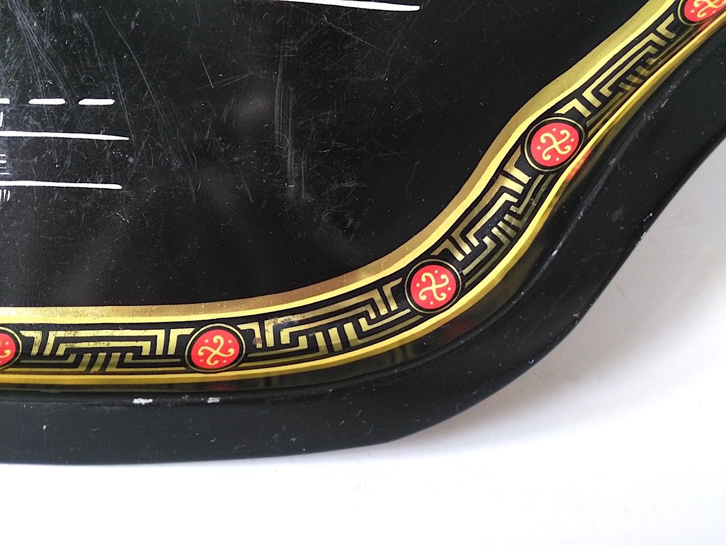 Taca Hong Kong orientalna taca Azja metalowa dekorowana