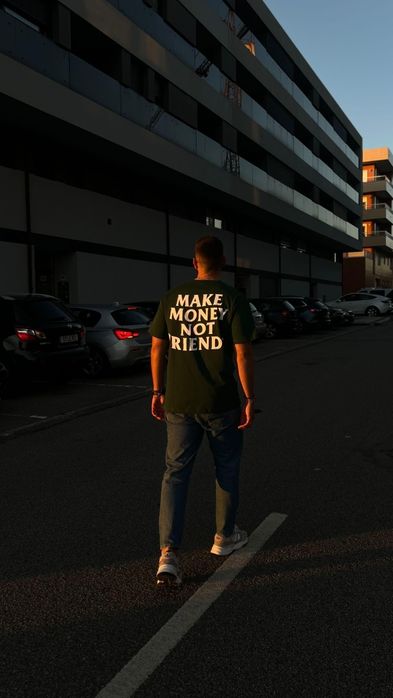 T-shirt Make Money Not Friends oversize
