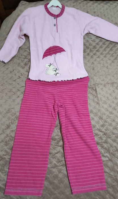 Pijamas, casacos e sobretudo infantil
