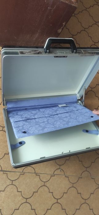 Отдам бесплатно старую мебель