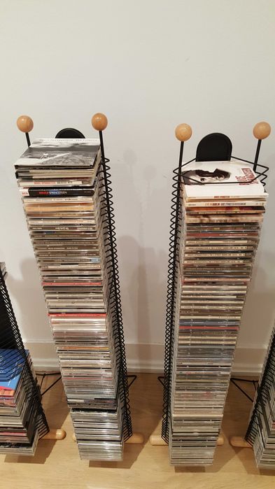 4 colunas Arrumação Cd's + 30 filmes dvd