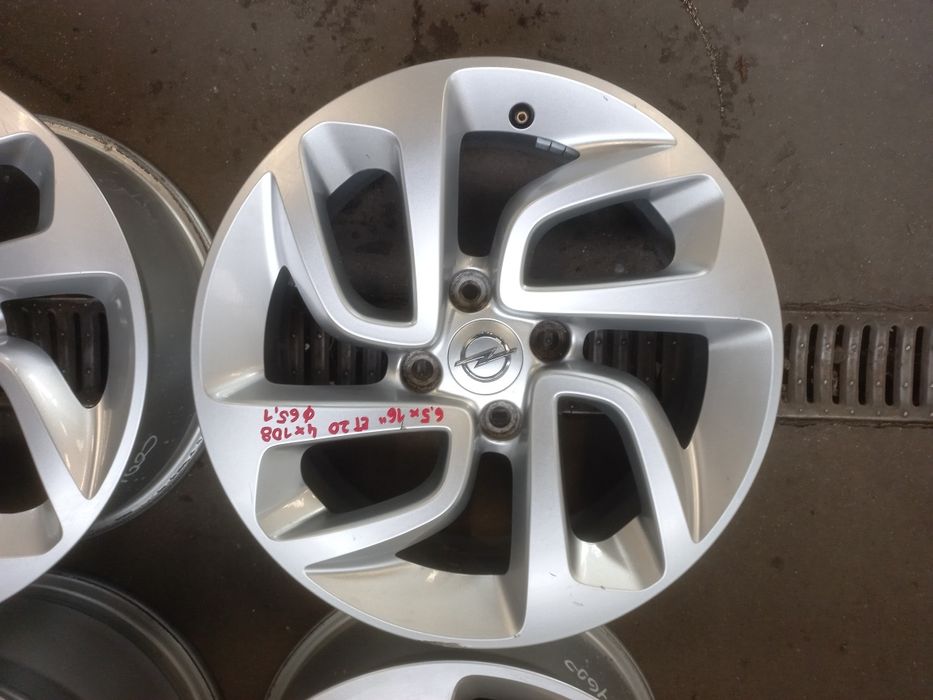 Felgi aluminiowe 16" 4x108 Opel Crossland